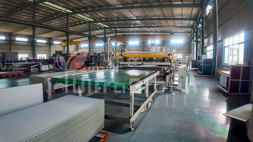 Dây chuyền sản xuất ván cốp pha nhựa PP hiện đại bậc nhất