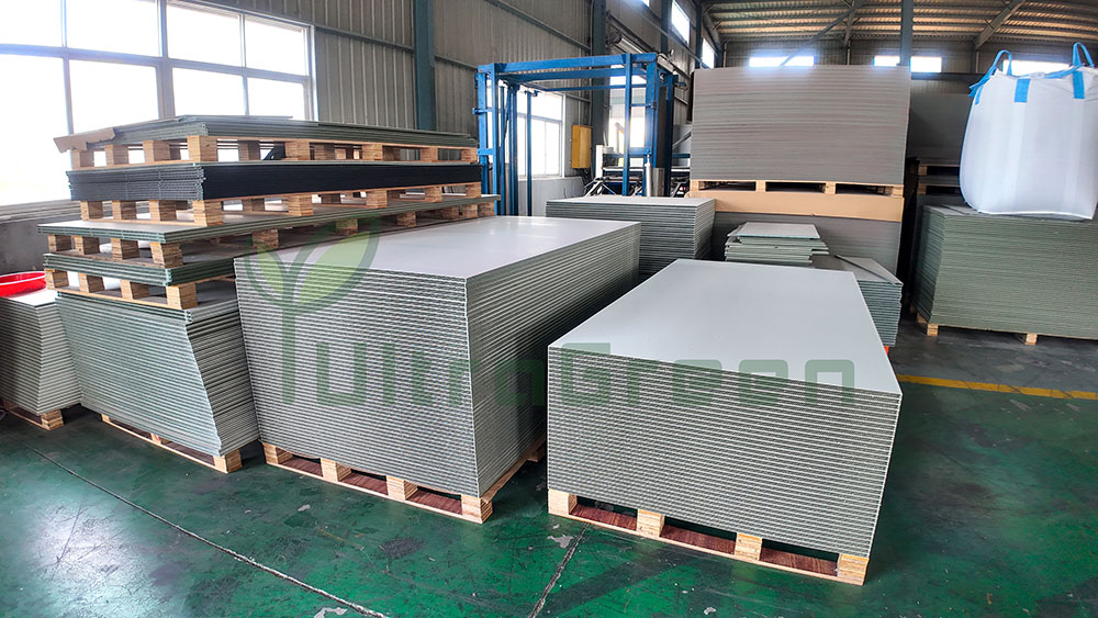 Ván cốp pha nhựa PP cao cao cấp khổ 2m4